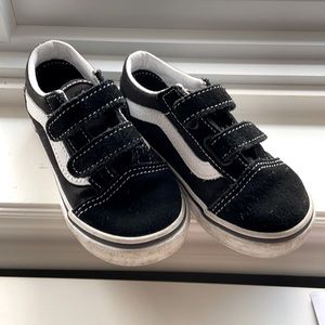 Like New Toddler Vans sneakers 7.5 black & white